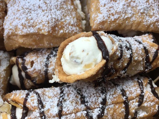 cannolis