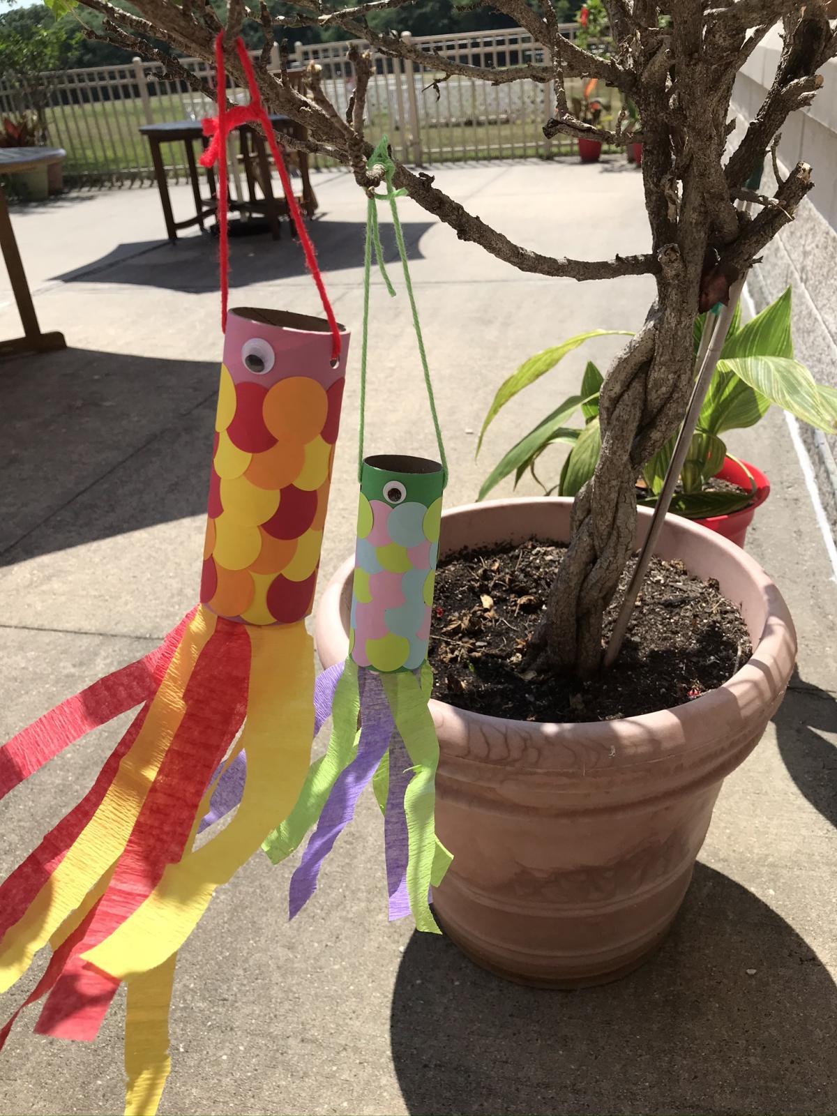 Paper tube wind fish